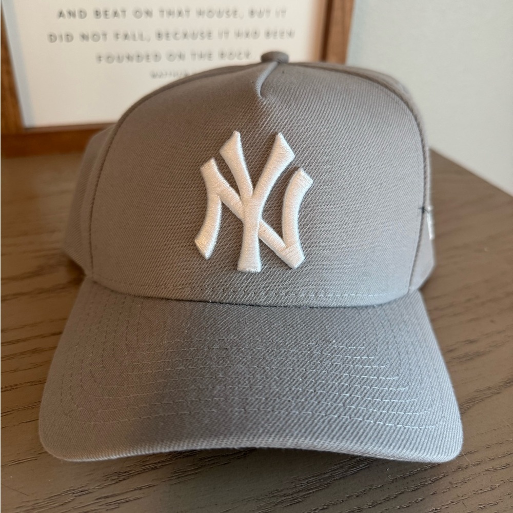 New York Yankees Gray Cap